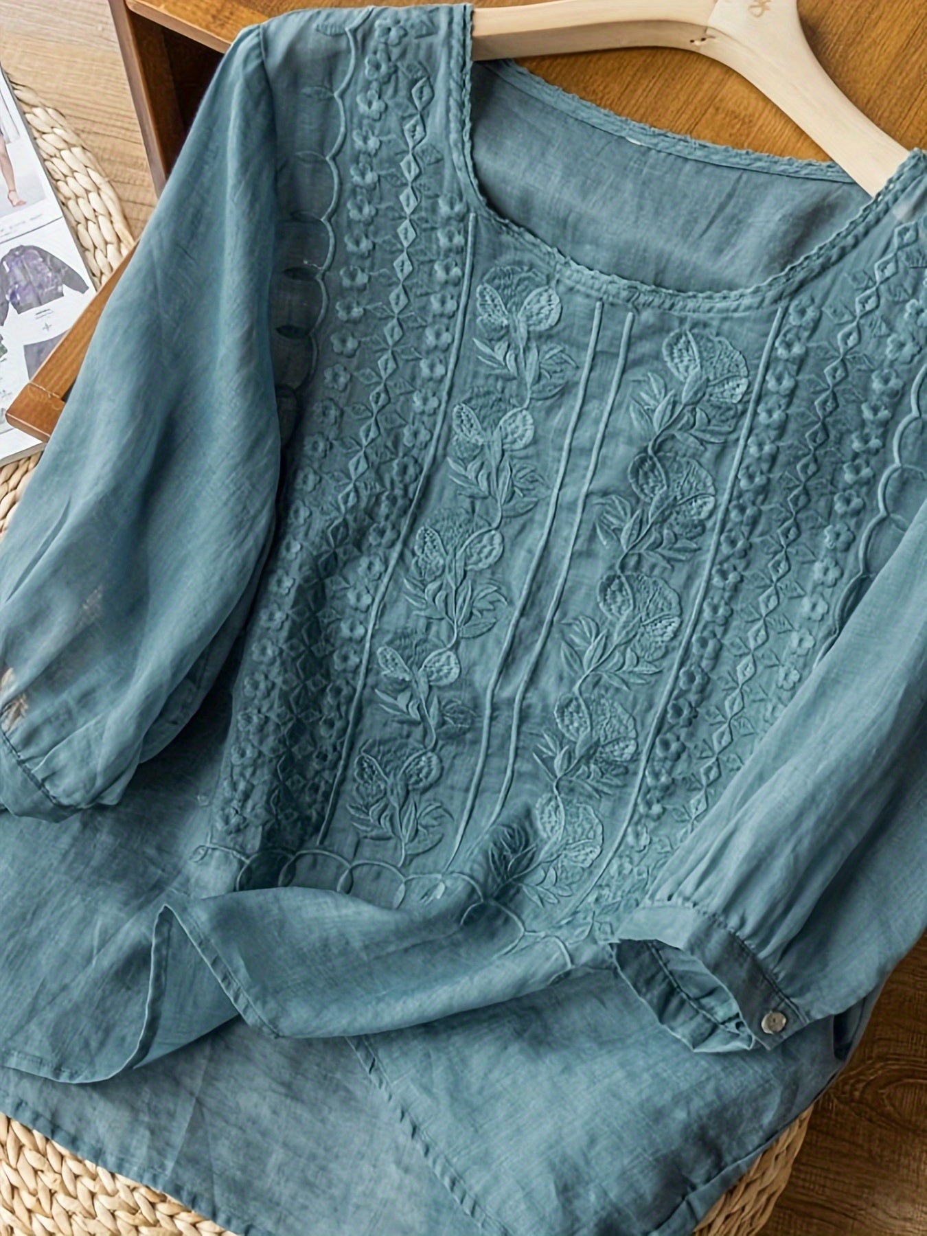 VEDA – WOMEN'S EMBROIDERED BLOUSE